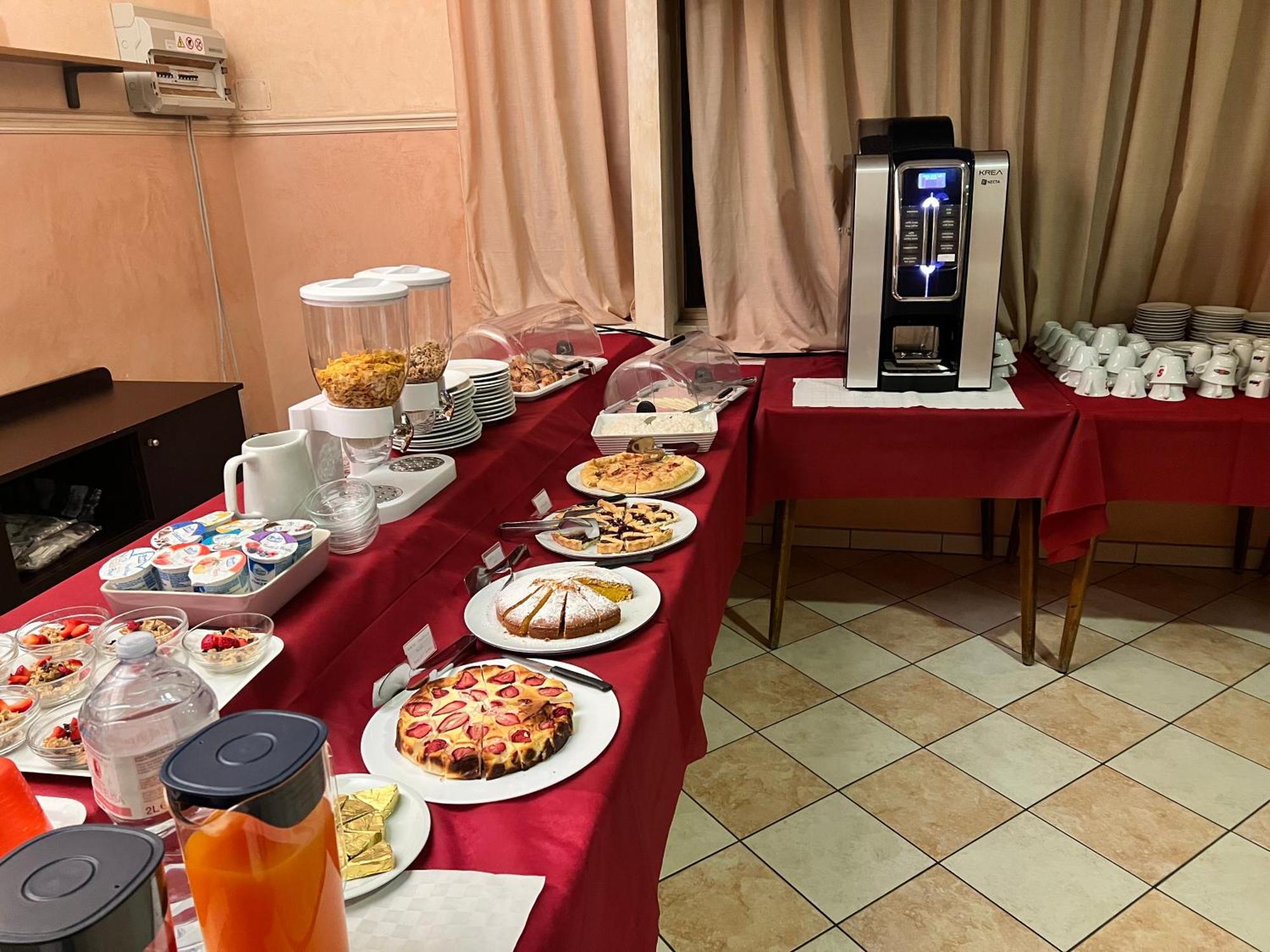 Hotel Carol チェゼナーティコ エクステリア 写真